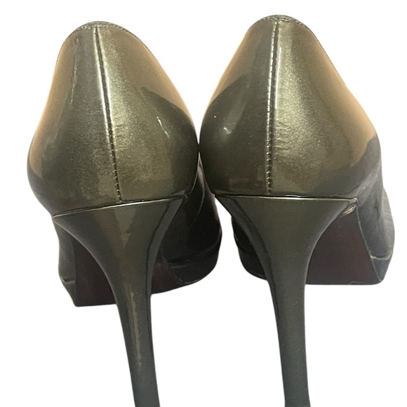 Stuart Weitzman green rounded toe patent leather heels size 8.5 M - Picture 9 of 15